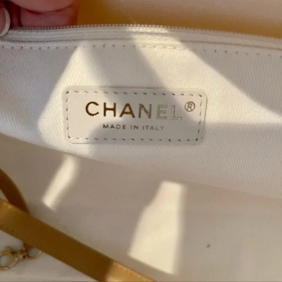 ❌❌❌SOLD❌❌❌Chanel Deauville Tote - Picture 13 of 14